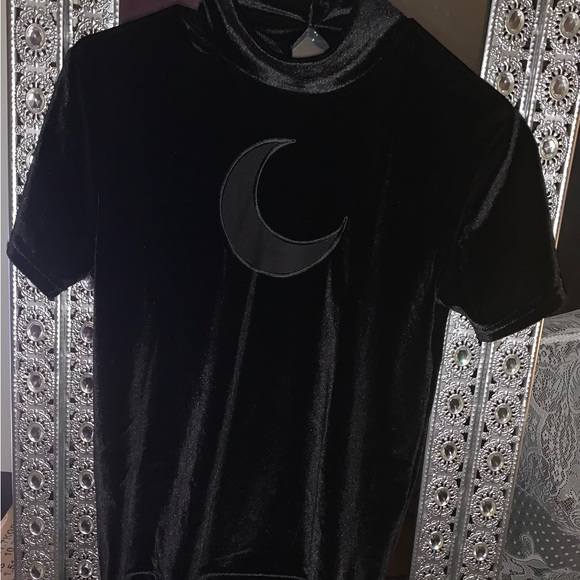 Restyle Velvet Cresent Moon Top, NWOT, Dead Stock, VERY RARE! - Picture 2 of 5